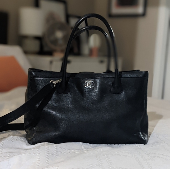 Chanel Executive Cerf Tote - Picture 4 of 16